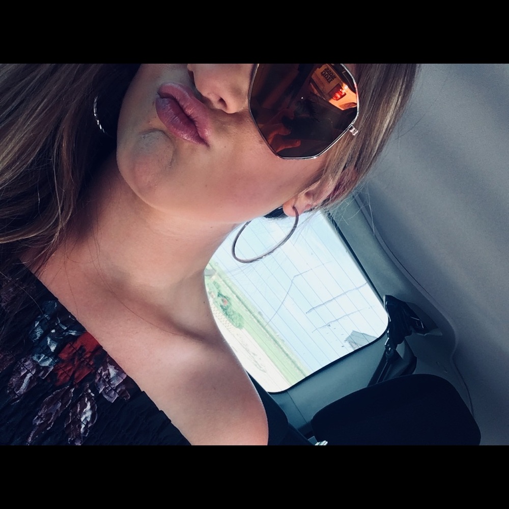 Meet your Posher, Alli